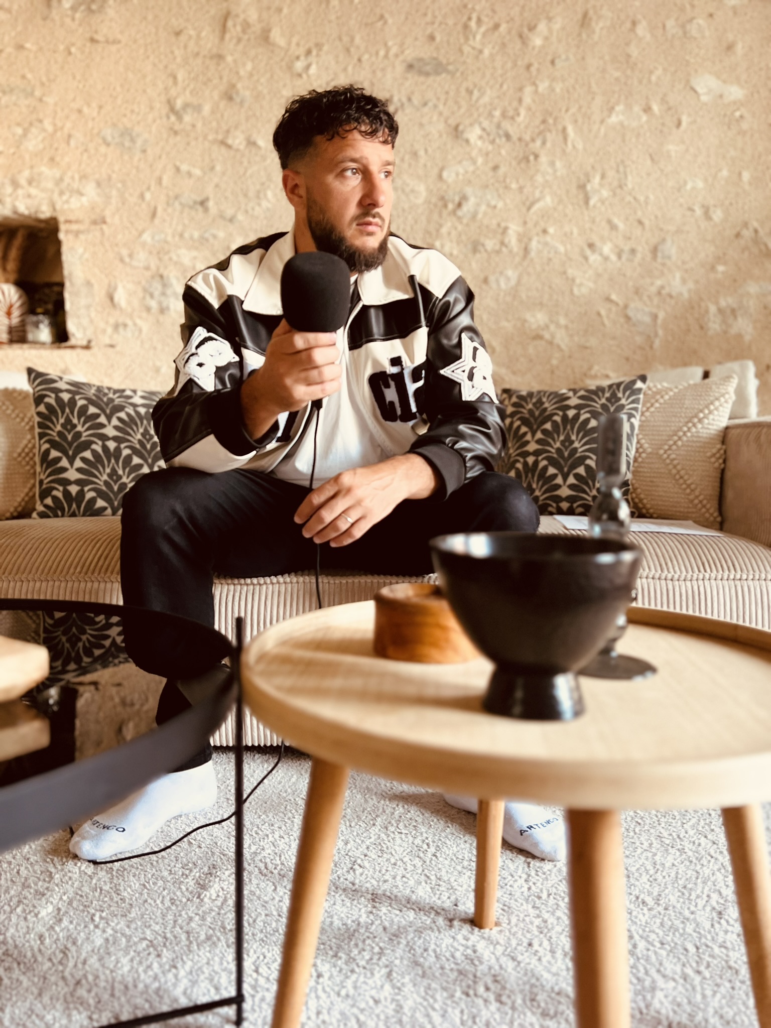 Jolapeh, OVPSM TV, conférence, livre, auteur, sociologie, engagement, spiritualité, dignité.